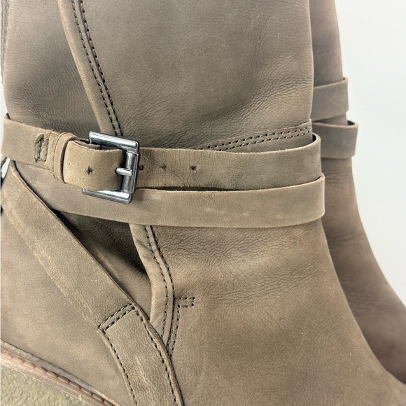 Women’s Size 8.5 Taupe Leather Block Heel Ankle Boots Buckle Strap - Picture 7 of 13